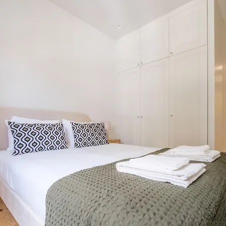 Art Deco 11 Luxury 2br Downtown Metro Ac Apartment