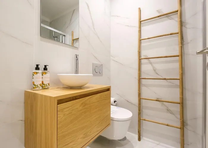 Art Deco 11 Luxury 2br Downtown Metro Ac بورتو