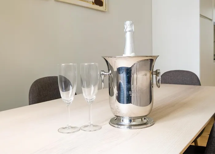 Apartment Art Deco 11 Luxury 2br Downtown Metro Ac *